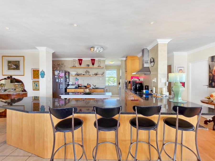 3 Bedroom Property for Sale in Sea Point Western Cape